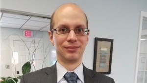 추 더메이 자매의 희망 : 변호사, 사건 재심 신청해