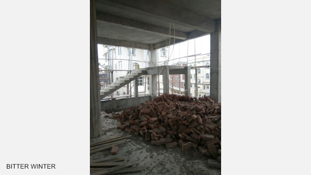 푸칭시 린춰촌 삼자교회 건축이 강제로 중단된 모습