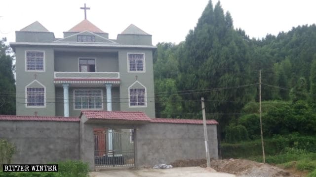정부가 십자가를 제거하기 전의 삼자복음교회
