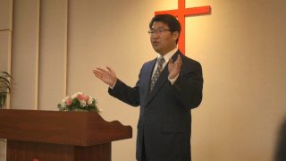 굴복하지 않기 위해 저항하는 가정교회 목사들