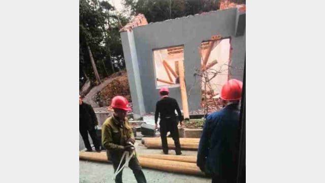 샤오컹 교회가 철거되고 있다