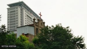 먀오난촌에 자리한 삼자교회의 철거 전 모습
