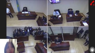 법정 심리 장면들